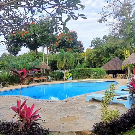 Oasis Diani Beach Villas Екстер'єр фото